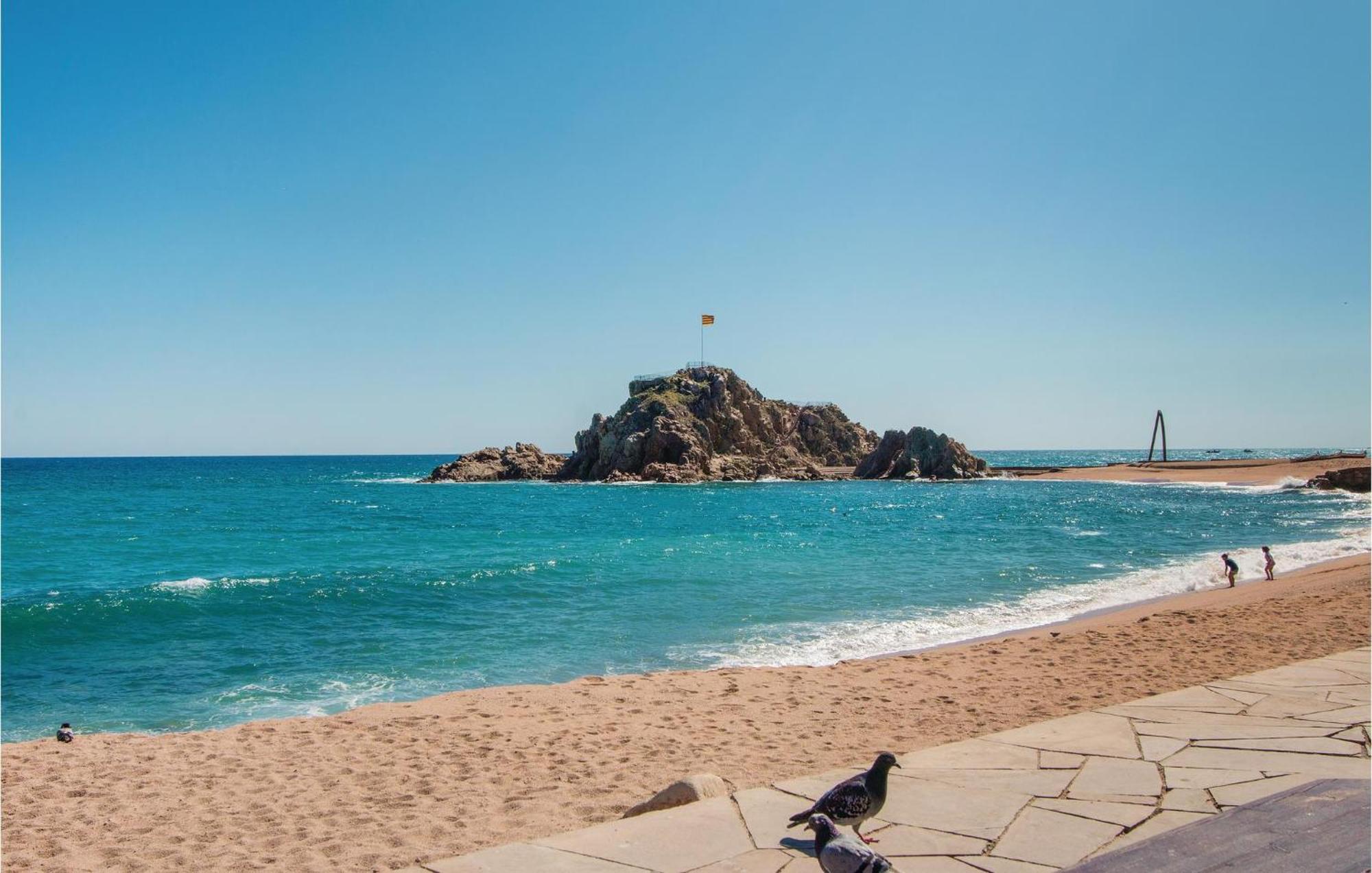 Amazing Apartment In Blanes With Kitchen Eksteriør bilde