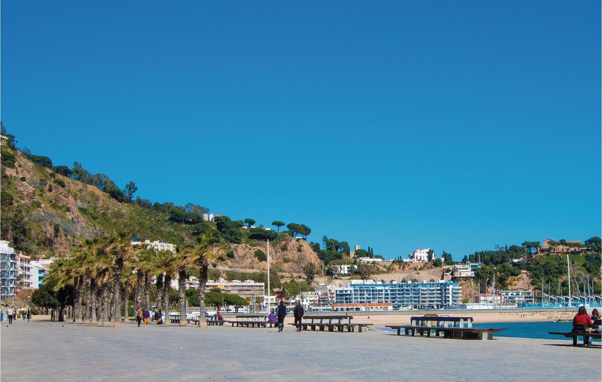 Amazing Apartment In Blanes With Kitchen Eksteriør bilde